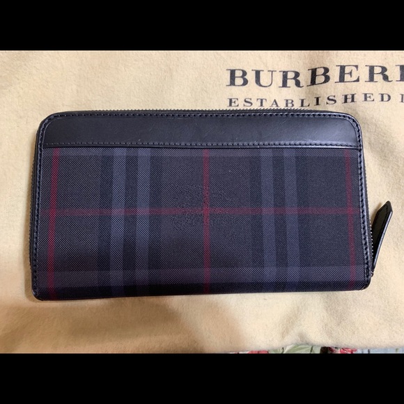 Burberry Wallet-w/Burberry Purse - Picture 3 of 8
